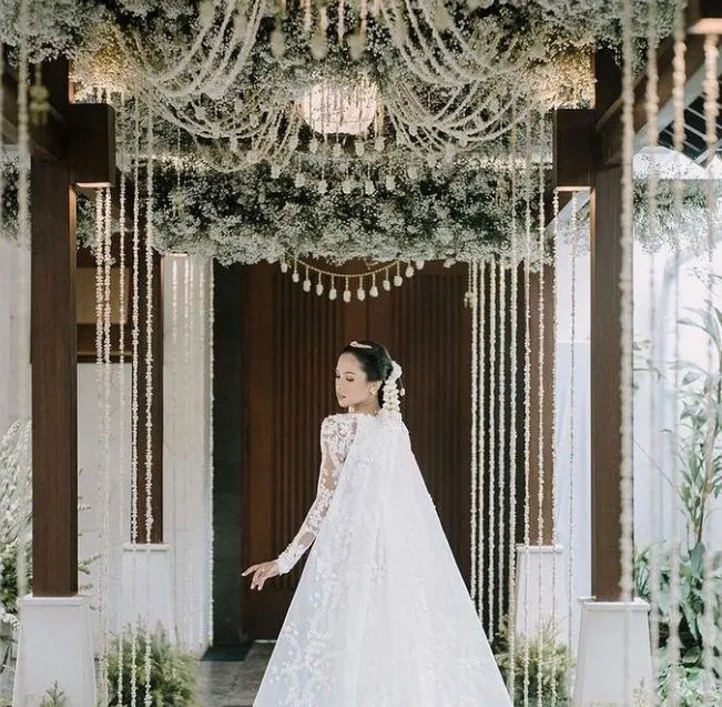 Detail Pernikahan Maudy Ayunda dan Jesse Choi yang Bikin Penasaran Warganet. Selamat! 15