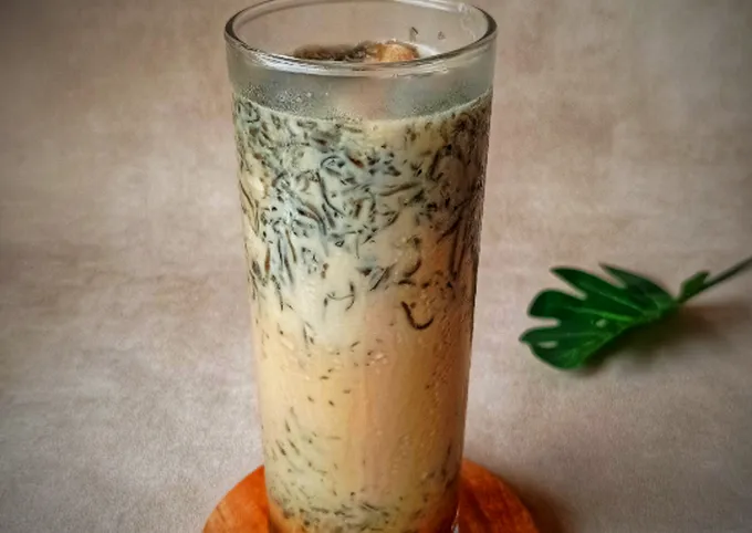 Resep Es Cincau Serut Gula Merah dan Santan, Dijamin Nagih! 2 es cincau serut gula merah
