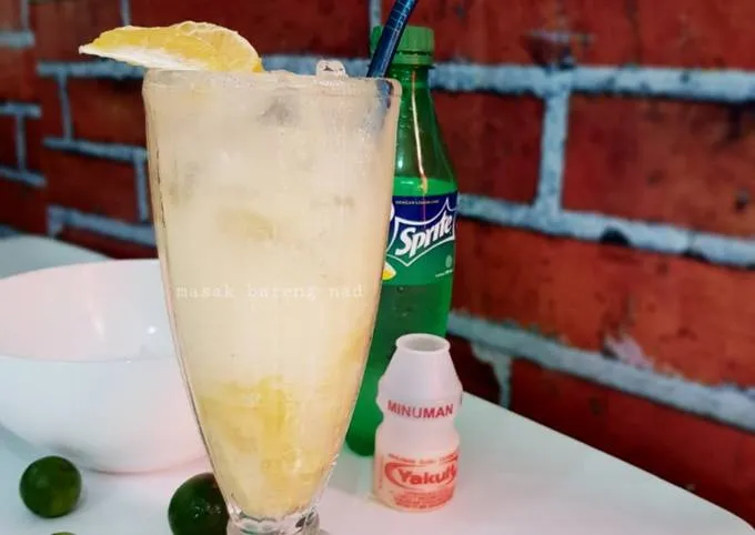 Resep Es Jelly Yakult Soda, Minuman Kekinian Super Segar! 4 es jelly yakult