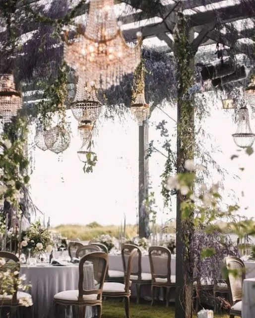 Detail Acara Resepsi Pernikahan Maudy Ayunda dan Jesse Choi di Bali. Elegan! 20