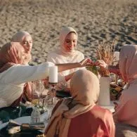 5 Pertanyaan yang Gak Etis Banget Ditanyakan Ketika Kumpul Keluarga saat Lebaran