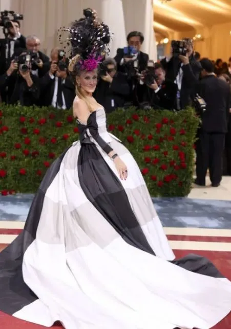 8 Gaya Paling Unik dan Nyeleneh dari Selebritas yang Hadiri Met Gala 2022 16 gaya seleb di Met Gala 2022