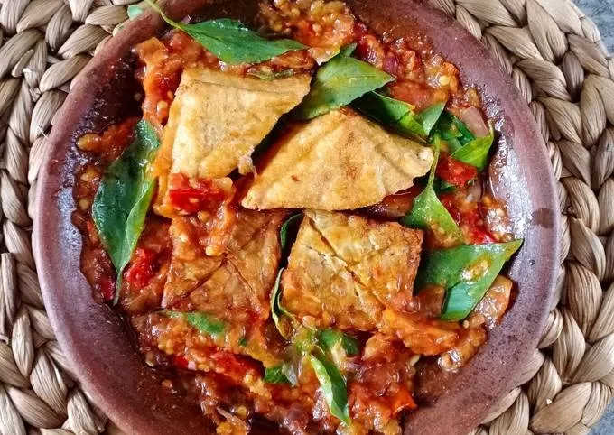 Resep Lalapan Tahu Tempe Penyet Sambal Tomat Kemangi 2 lalapan tahu tempe penyet
