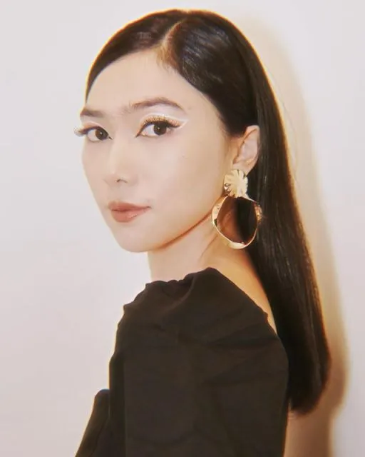 11 Gaya Rambut untuk Wajah Oval ala Isyana Sarasvati. Terbaru Bikin Pangling! 12 Gaya rambut Isyana