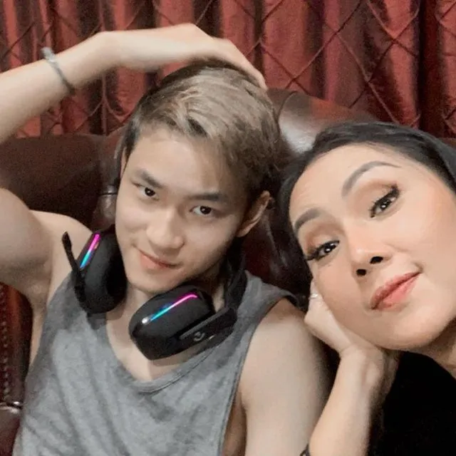 Deddy Corbuzier Ungkap Alasan Azka Panggil Ibu Sambungnya Kakak, Bukan Mama 6 Alasan azka panggil sabrina kakak
