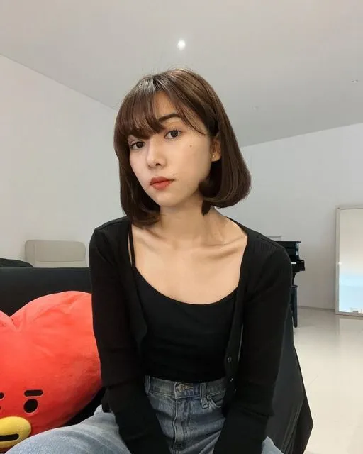 11 Gaya Rambut untuk Wajah Oval ala Isyana Sarasvati. Terbaru Bikin Pangling! 19 Gaya rambut Isyana