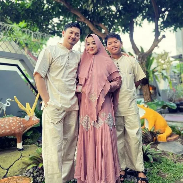 Dewi Perssik Digugat Cerai Angga Wijaya, Usai Empat Tahun Menikah 4