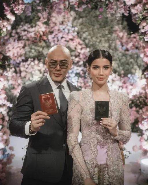 Alasan Deddy Corbuzier Gelar Pernikahan Tertutup. Sempat Tolak Tawaran Live di TV 3 Deddy ingin acara pernikahannya berlangsung khusyuk