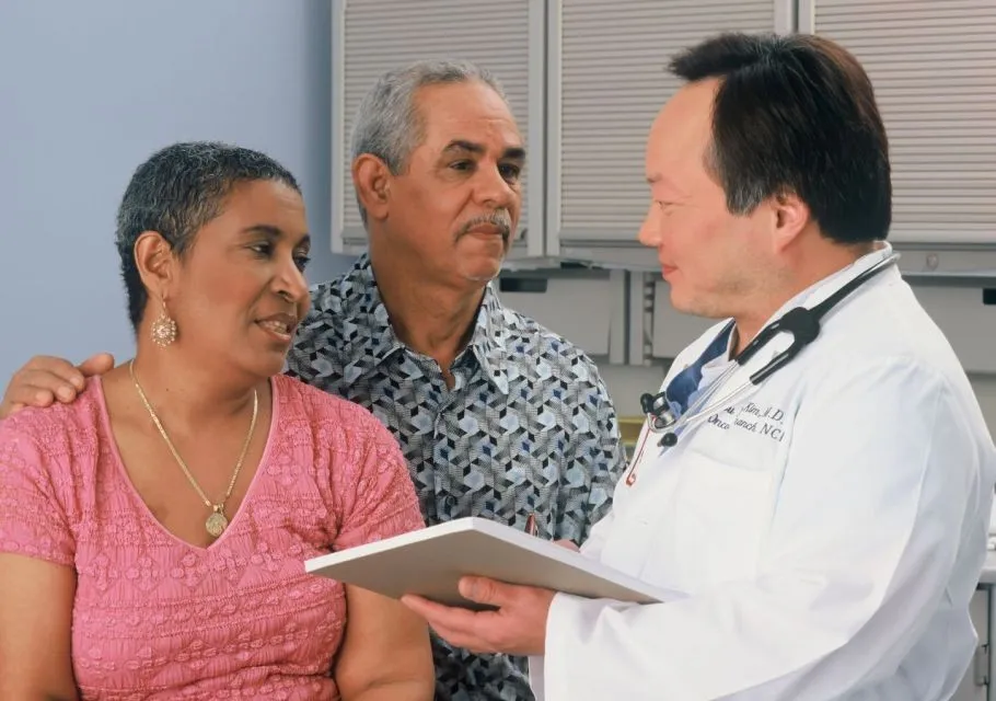 5 Tips Mendampingi Lansia Saat Melakukan Vaksinasi COVID-19 7 Konsultasi dokter