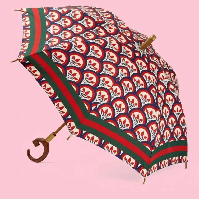 Payung Rp18 Juta Gucci x Adidas Tak Tahan Air Ramai Tuai Kritikan 3 Payung Gucci x Adidas