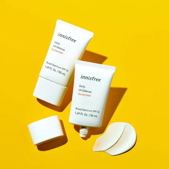 6 Merek yang Luncurkan Produk Berkonsep Blue Beauty. Yuk Lestarikan Ekosistem Laut! 8 Innisfree Daily UV Defense Sunscreen