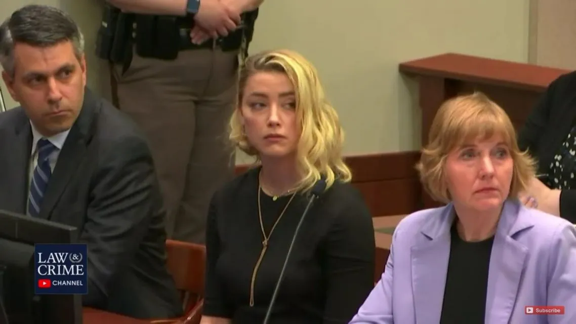 Johnny Depp Menangkan Gugatan Pencemaran Nama Baik Atas Amber Heard 5 Amber Heard di persidangan Rabu (1/6)