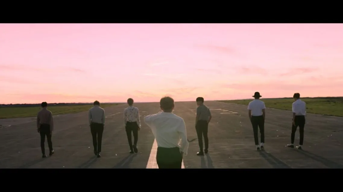10 Lirik Lagu BTS yang Cocok Balikin Semangatmu Ketika Mengejar Impian. Bikin Percaya Diri! 11 Young Forever