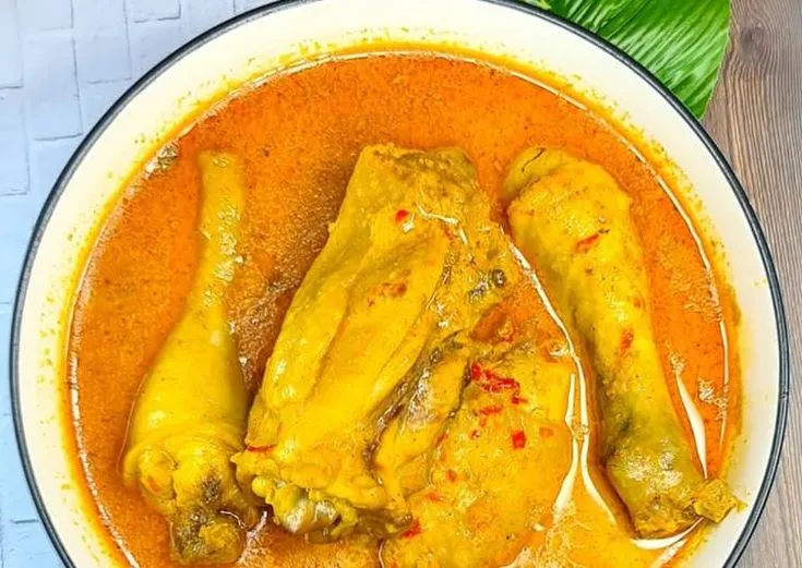 Resep Gulai Ayam Gurih nan Nikmat. Mirip Opor! 2 gulai ayam