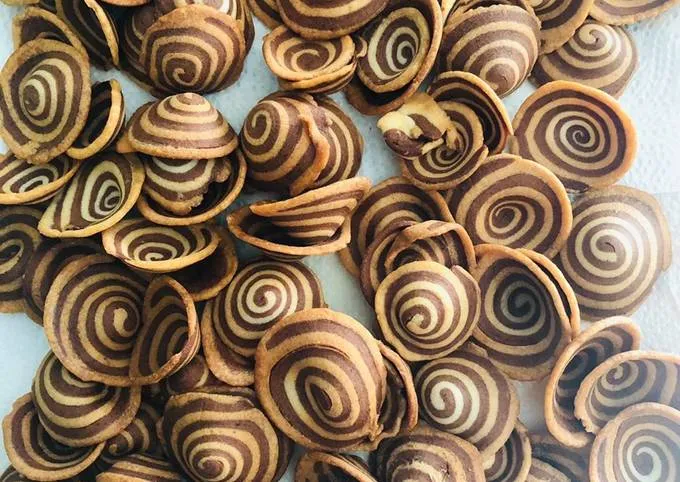 Resep Kue Kuping Gajah Simpel Antigagal. Nggak Pakai Mixer! 2 kue kuping gajah