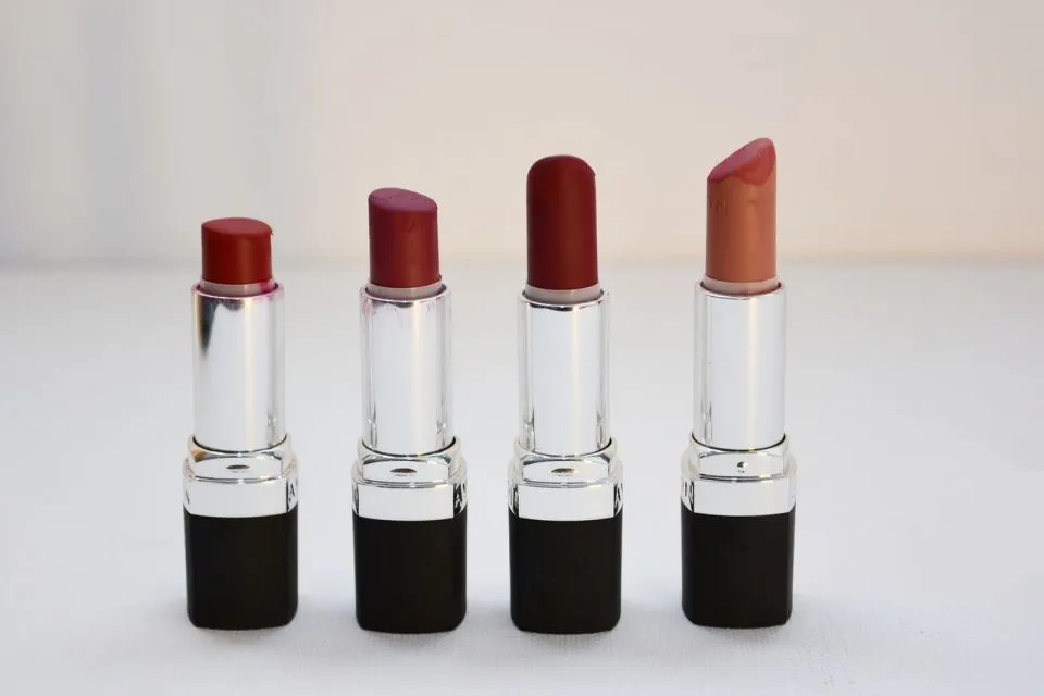 Kenali 4 Ciri-ciri Lipstik Kadaluwarsa yang Kadang Nggak Disadari 5 Ciri ciri lipstik kadaluarsa