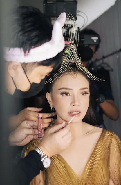 Penampilan Rossa di Konser 25 Tahun Berkarya, Pakai Gaun Fashion Designer Kelas Dunia 13