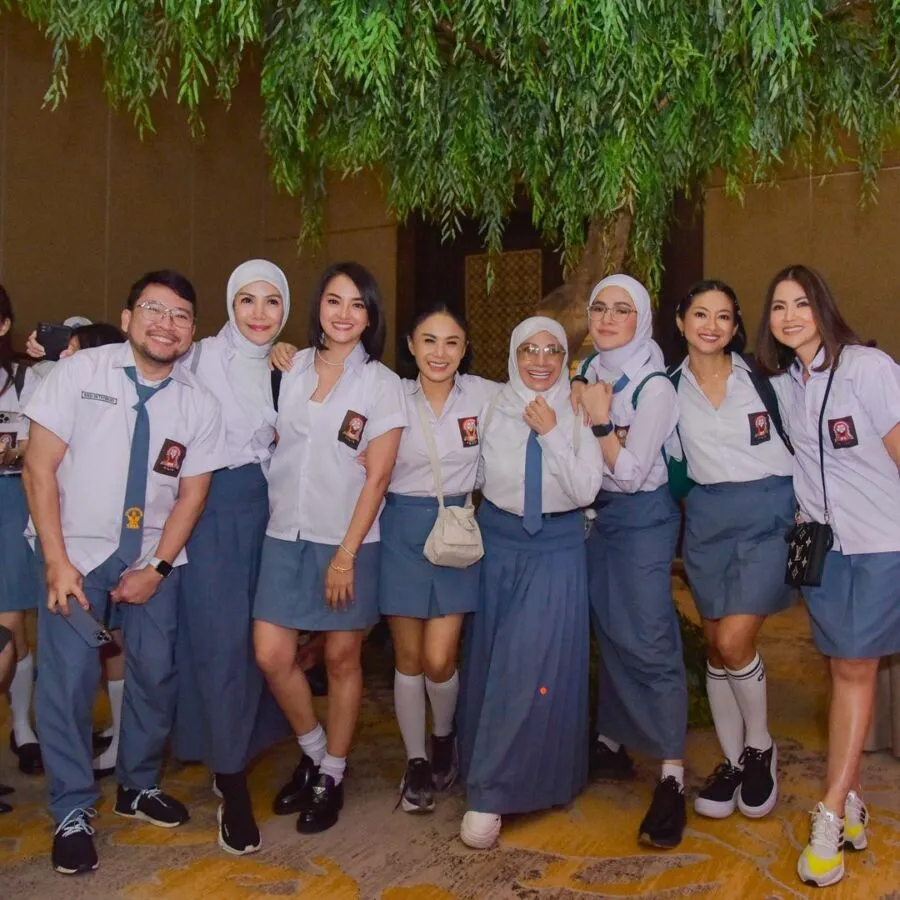 Serunya Pesta Ulang Tahun Ussy Sulistiawaty dengan Tema Anak SMA. Bertabur Bintang! 13