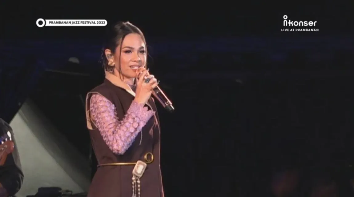 Prambanan Jazz 2022: Sewindu Merayakan Rindu. Penonton Diajak Nostalgia di Hari Pertama 6 Prambaban Jazz 2022