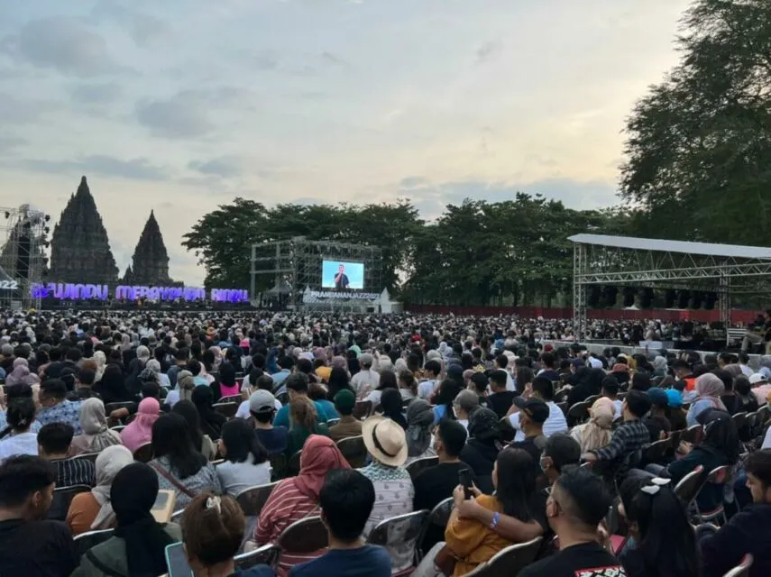 Senja di Prambanan Jazz 2022 dan Suguhan Musik Rasa Internasional 4