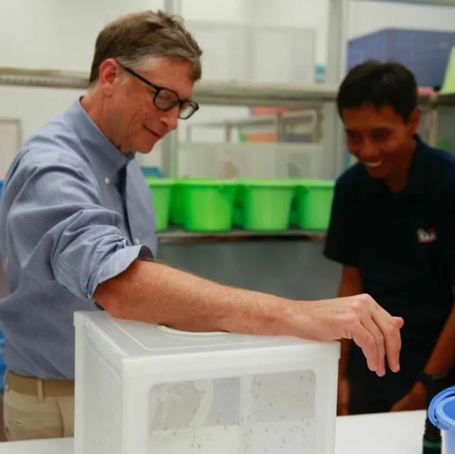 Bill Gates Ungkap Keberhasilan Riset Nyamuk Pencegah Demam Berdarah di Yogyakarta 4 Bill Gates lepas nyamuk di Yogyakarta