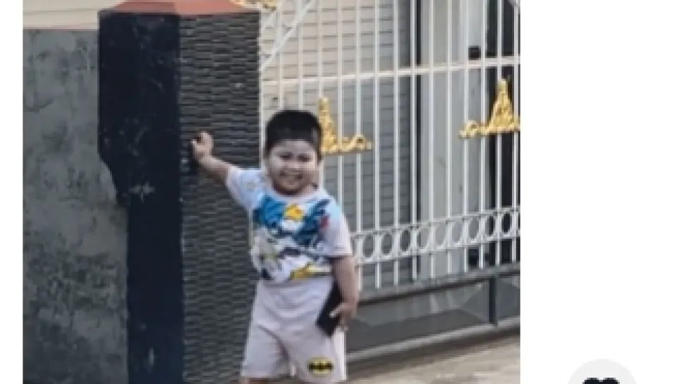 Alasan Kenapa Ibu-ibu Hobi Ngasih Bedak Berlebih ke Anaknya Setelah Habis Mandi 2