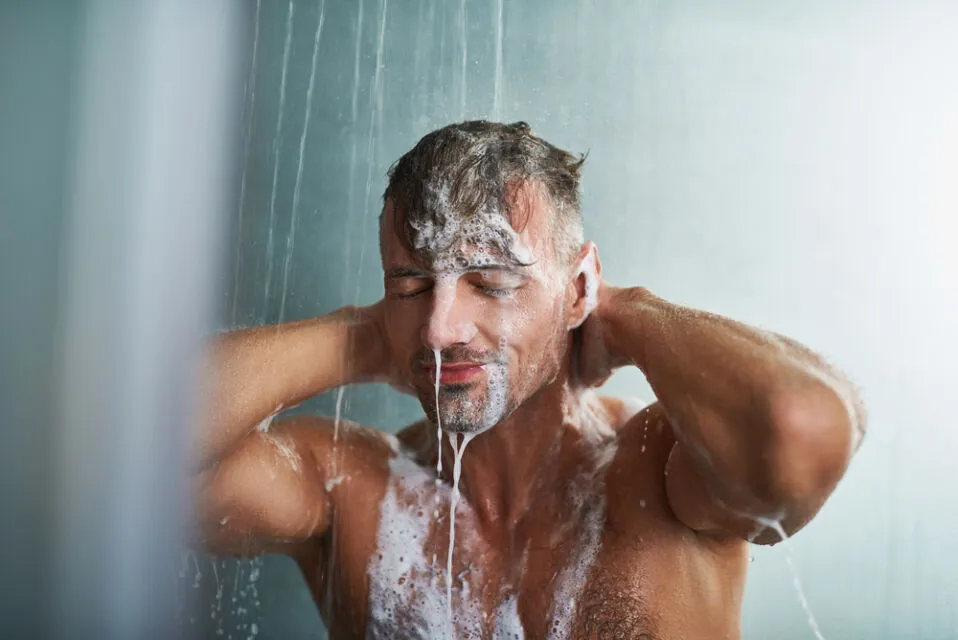 Mengulik Alasan Kenapa Cowok Kalau Mandi Wangi Sabunnya bisa Sampai ke Mana-mana 6 Alasan cowok mandi wangi