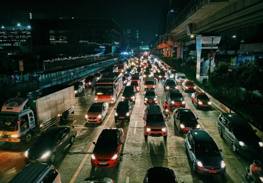 Menebak Alasan Pengendara Suka Pencet Klakson saat Lampu Apill Baru Nyala Hijau 8 alasan orang klakson