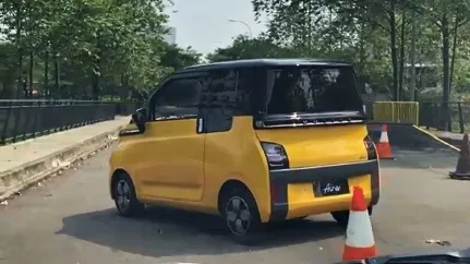 Menjajal Mobil Listrik Mungil Wuling Air ev, dari Menanjak hingga Zig-Zag 10