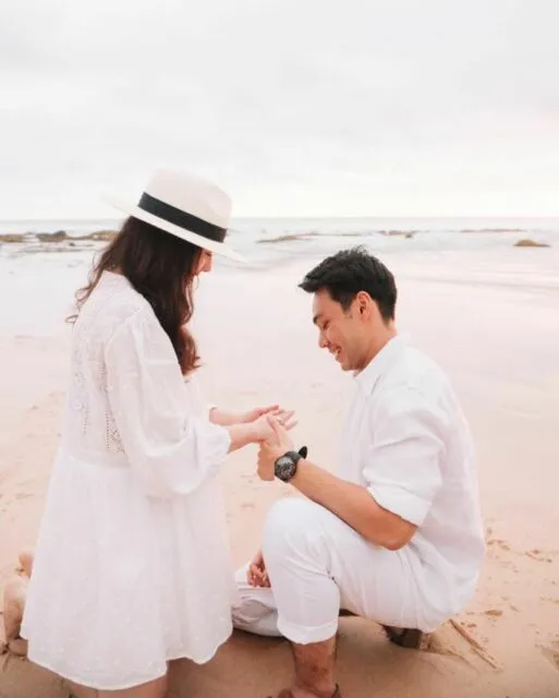 Momen Chelsea Islan Dampingi Rob Clinton Dibaptis di Gereja: Welcome Home, Darling 6 Momen Chelsea Islan dilamar Rob Clinton
