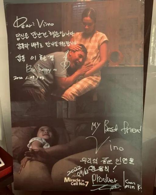 Vino G Bastian Dapat Surat dari Kreator Asli Miracle in Cell No. 7, Minta Diartikan dari Bahasa Korea 4 Poster dan ucapan dari kreator asli Miracle in Cell No. 7