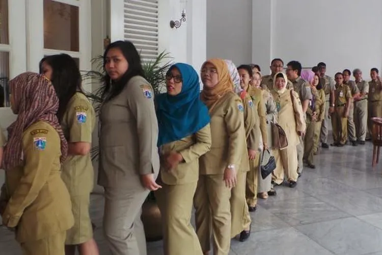 5 Alasan Kenapa Orang Tua Sering Sewot Pengin Anaknya Jadi PNS. Sabar~ 9