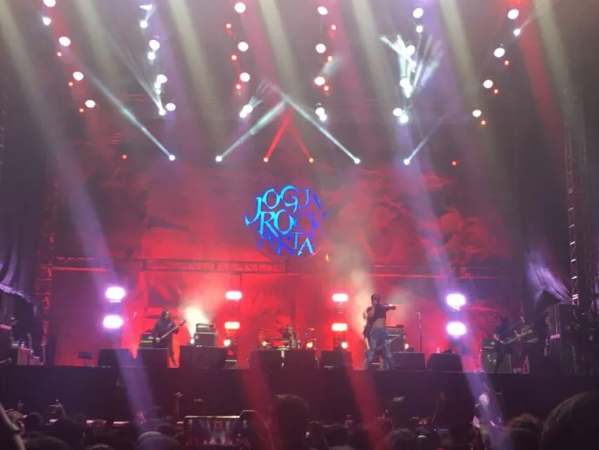 God Bless dan Jamrud Sukses Tutup JogjaROCKarta Festival 2022 dengan Nostalgia 4 Penampilan Jamrud menutup JogjaROCKarta Festival 2022