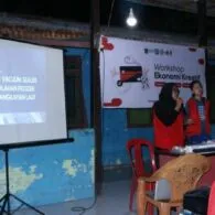 Mahasiswa KKN Unhas Pulau Karanrang Ajak Masyarakat Jadi Pelaku Usaha Ekonomi Kreatif