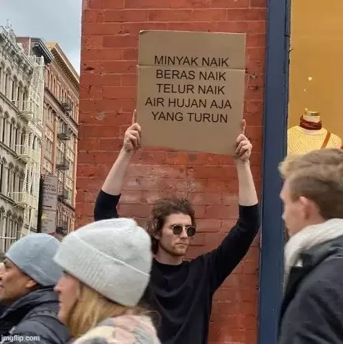 Kumpulan 11 Meme Merespons BBM Naik, Kocak sih tapi kok Bikin Sedih~ 21 Meme BBM naik