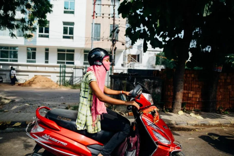 4 Skill Terpendam Cewek yang Cuma Bisa Dilakukan Kalau Nggak Ada Cowok 8 skill cewek