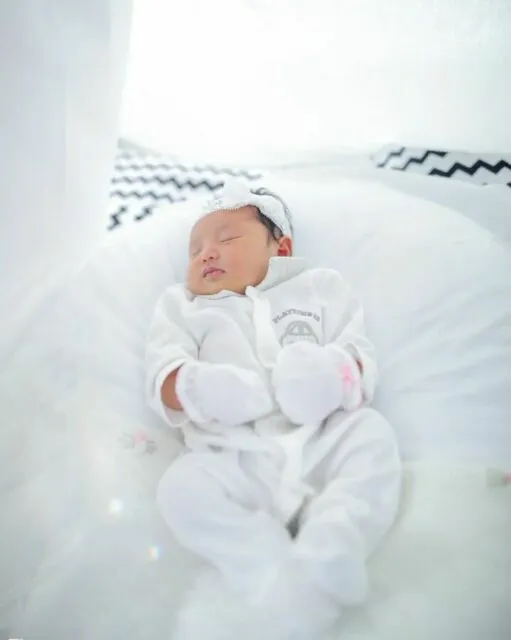 Zaskia Gotik Akhirnya Ungkap Wajah dan Nama Anak Kedua Setelah Sempat Dirahasiakan 3 Zaskia Gotik akhirnya pamerkan wajah anak ketiganya