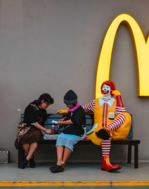 Alasan Kenapa Orang Dewasa Memang Masih Butuh Makan Happy Meal 8 Bisa beli happy meal sendiri