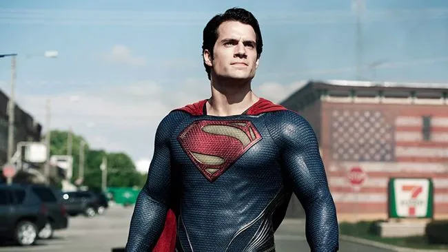 Sudah Lama Ditunggu-tunggu, Akhirnya Henry Cavill Resmi Comeback sebagai Superman 2 Henry Cavill sebagai Superman