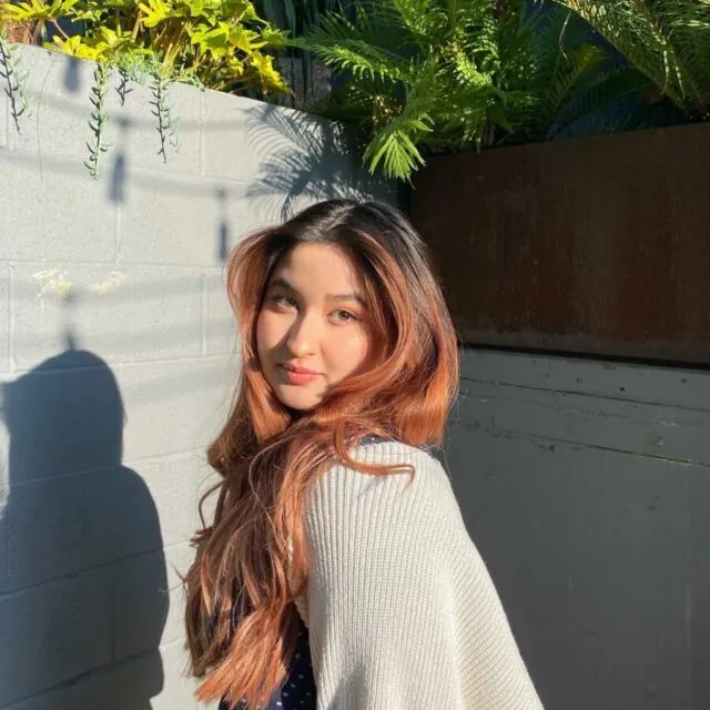 Stephanie Poetri Pulang Setelah 2 Tahun, Titi DJ: Akhirnya Bisa Peluk Dia Lagi 2 Potret Stephanie Poetri