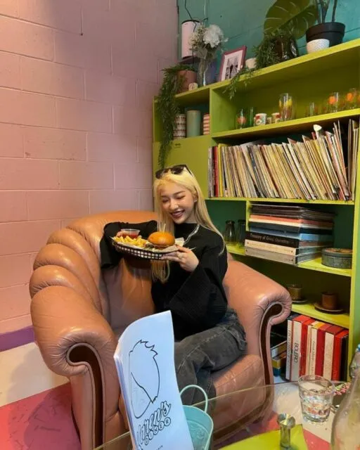 4 Tipe Orang yang Sebaiknya Nggak Usah Makan di Karen's Diner. Dijamin Susah Tahan Emosi! 6 Nggak cocok buat yang fomo tapi kurang riset