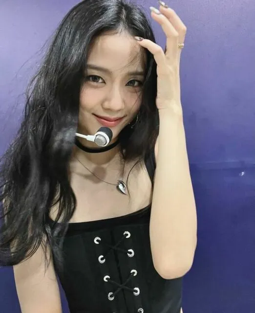 Terlihat Ada Benjolan di Leher Jisoo Blackpink, Agensi Ungkap Kondisi Sang Idol 2