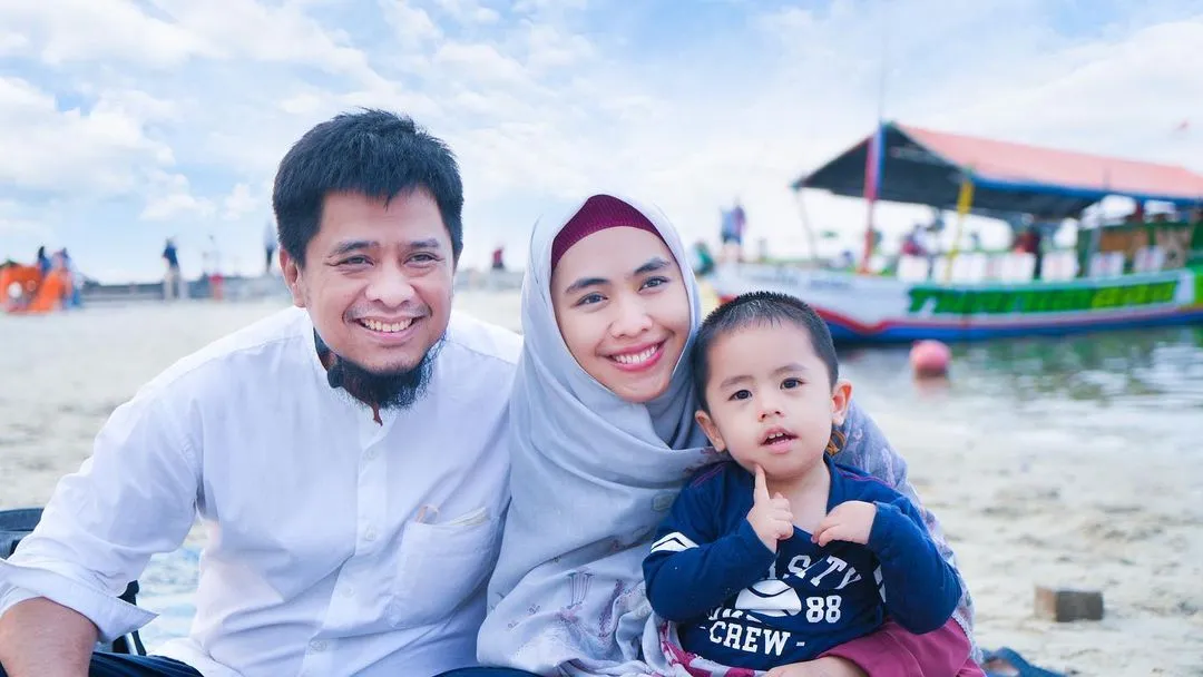 Oki Setiana Dewi Izinkan Anaknya Jadi Objek Penelitian Penyakit Langka 3 Anak Oki Setiana Dewi jadi objek penelitian