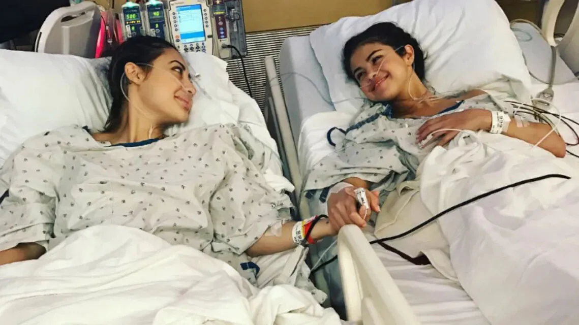 Sebut Taylor Swift Sebagai Satu-satunya Teman, Selena Gomez Minta Maaf Atas Ucapannya 5 Francia Raisa saat mendonorkan ginjalnya untuk Selena