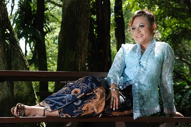 4 Negara ASEAN ini Kompak Daftarkan Kebaya ke UNESCO. Indonesia Tidak Termasuk 4 Kebaya UNESCO