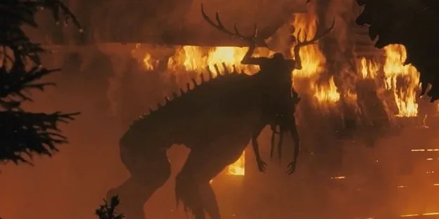 Awalnya Menggemaskan, Bambi Akan Berubah Jadi Rusa Mengerikan dalam Versi Horornya 5 Rusa dalam The Ritual