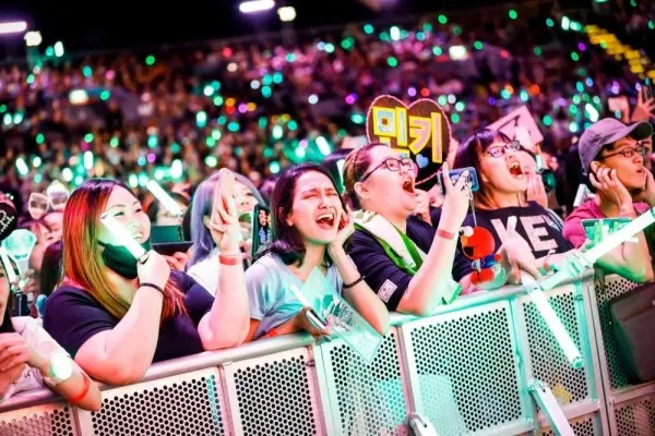5 Alasan ini Bikin Kamu Nggak Bingung Lagi Kenapa K-popers itu Loyal Banget 9 Lirik lagu bikin semangat hidup