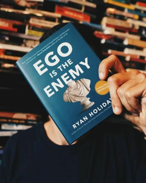 10 Buku untuk Bacaan Liburan Akhir Tahunmu. Kombinasi Pengetahuan dan Hiburannya Seimbang! 14 Ego is The Enemy