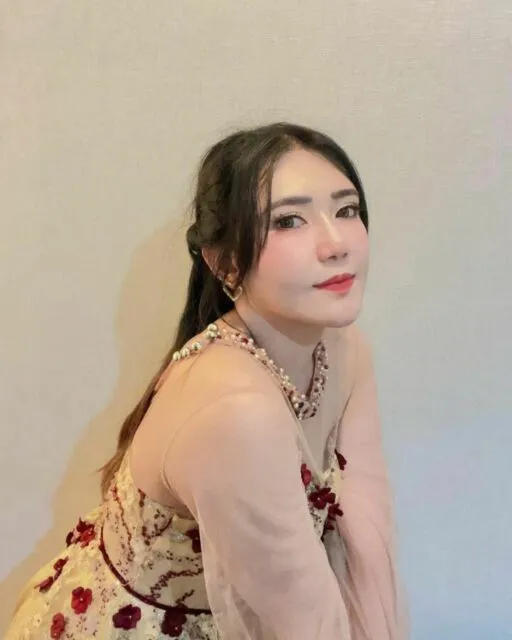 Disebut Tak Lagi Penuhi Uang Bulanan Keluarga Sejak Menikah, Via Vallen Beri Klarifikasi 4 Putus stigma anak pertama