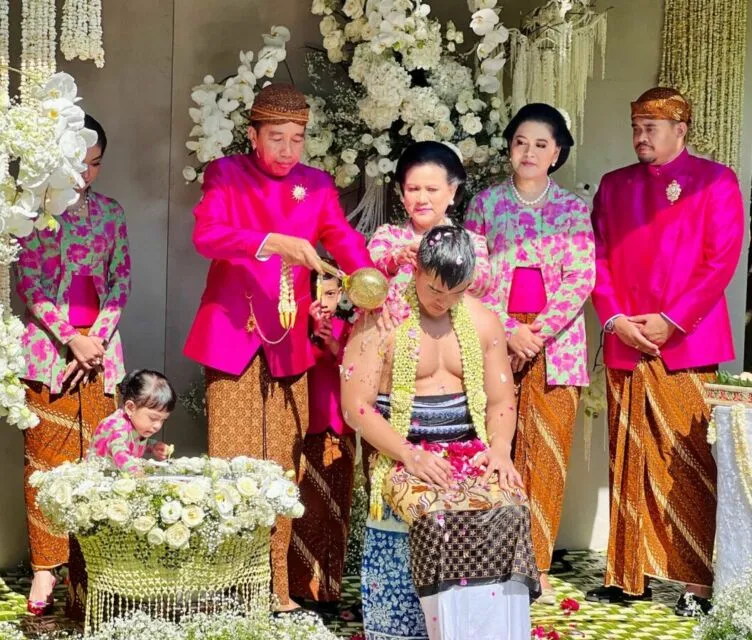 Detail Rangkaian Acara dan Lokasi Pernikahan Kaesang Pangarep-Erina Gudono 6 Kaesang siraman